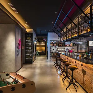 Moxy Honmachi By Marriott 4* Osaka